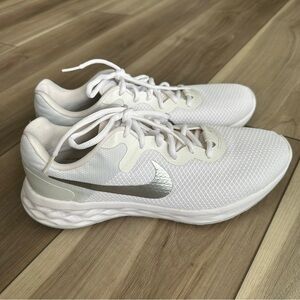 Nike Revolution 6 Next Nature Women’s 10 White Silver Running Shoes Sneakers
